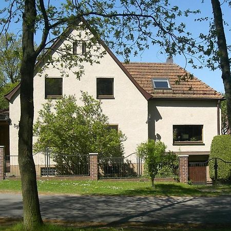 Ferienwohnung Am Wasserturm Хохен Нойендорф Екстериор снимка