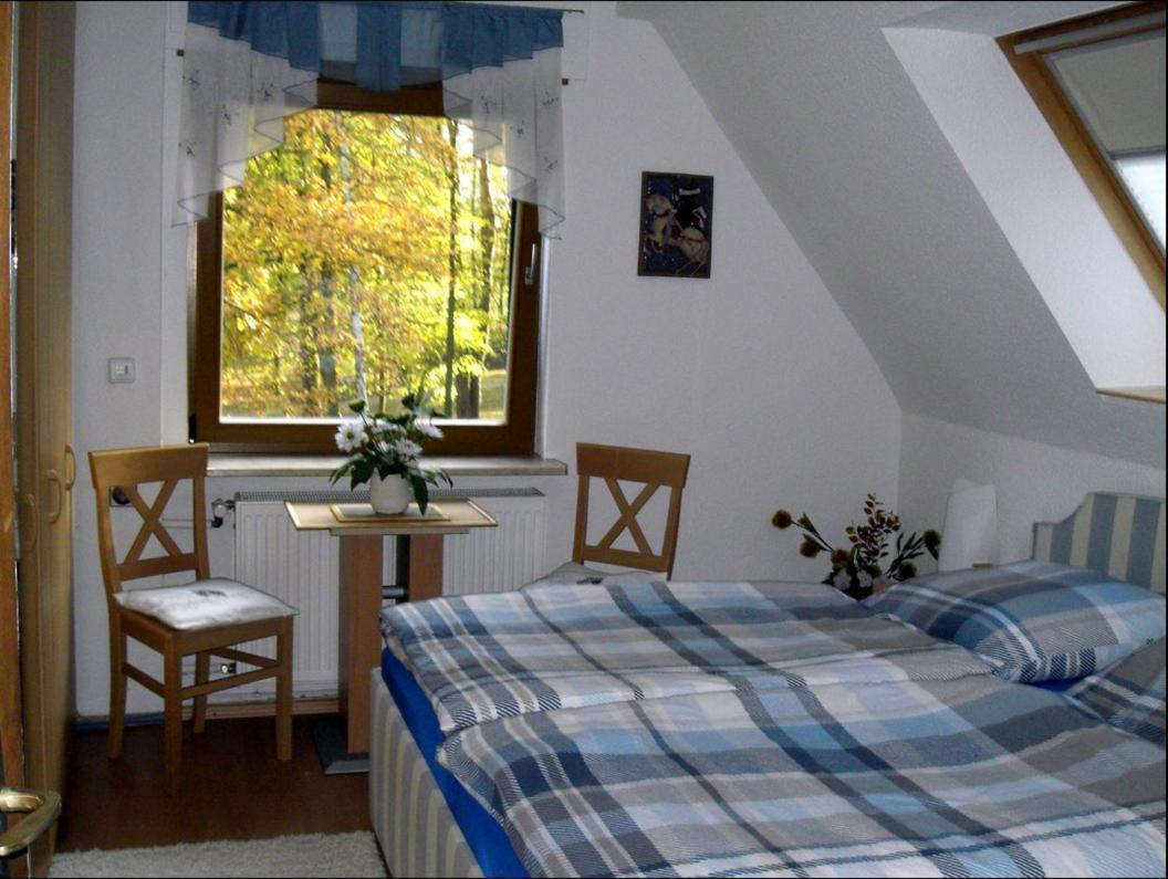 Ferienwohnung Am Wasserturm Хохен Нойендорф Екстериор снимка
