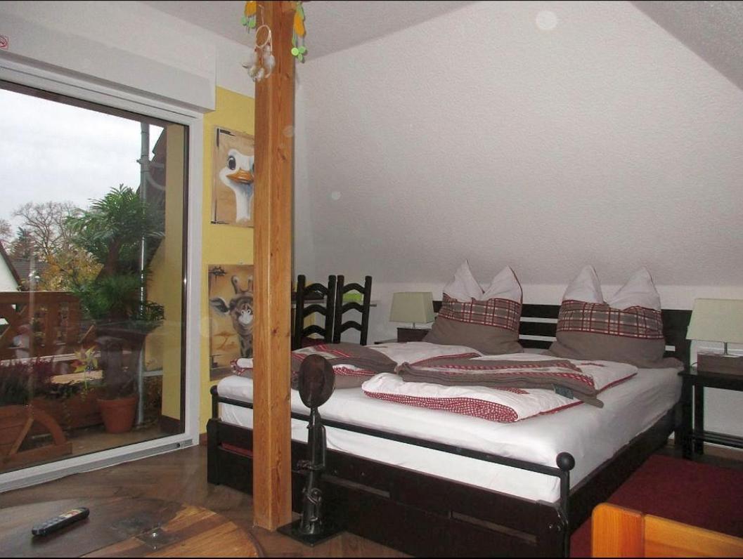 Ferienwohnung Am Wasserturm Хохен Нойендорф Екстериор снимка