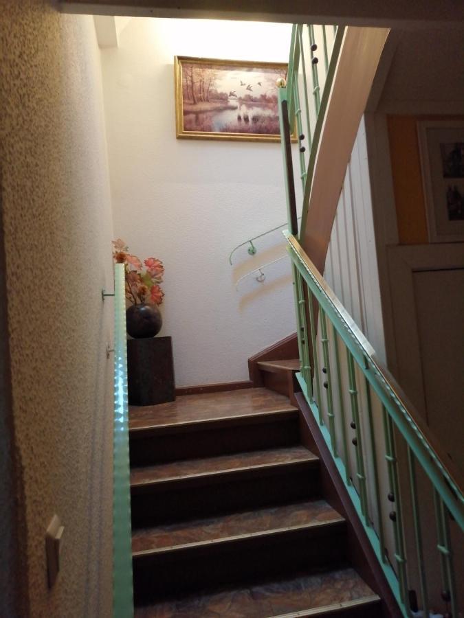 Ferienwohnung Am Wasserturm Хохен Нойендорф Екстериор снимка